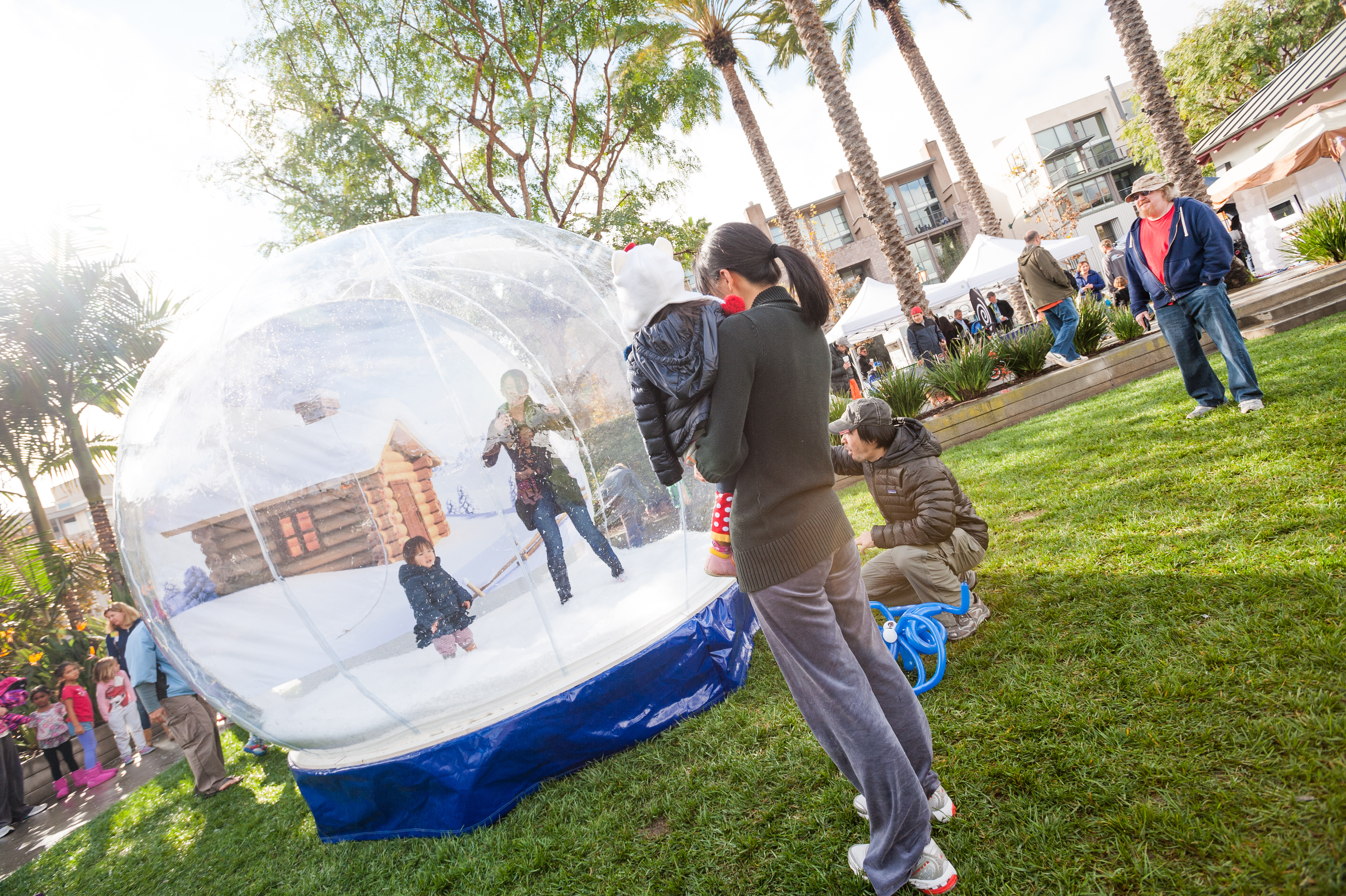 playa-vista-holiday-hangout