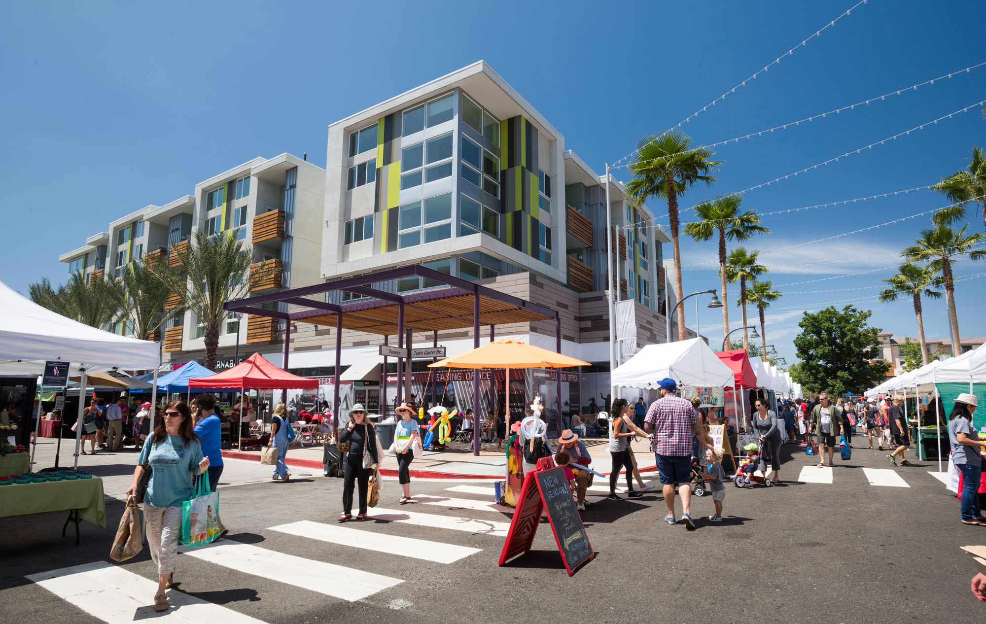 Signage Farmers Market Playa Vista